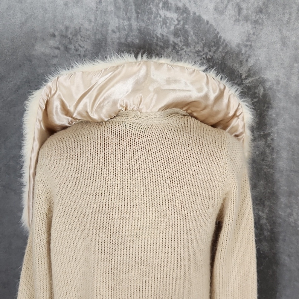 VENUS cable knit sweater - Picture 5 of 12